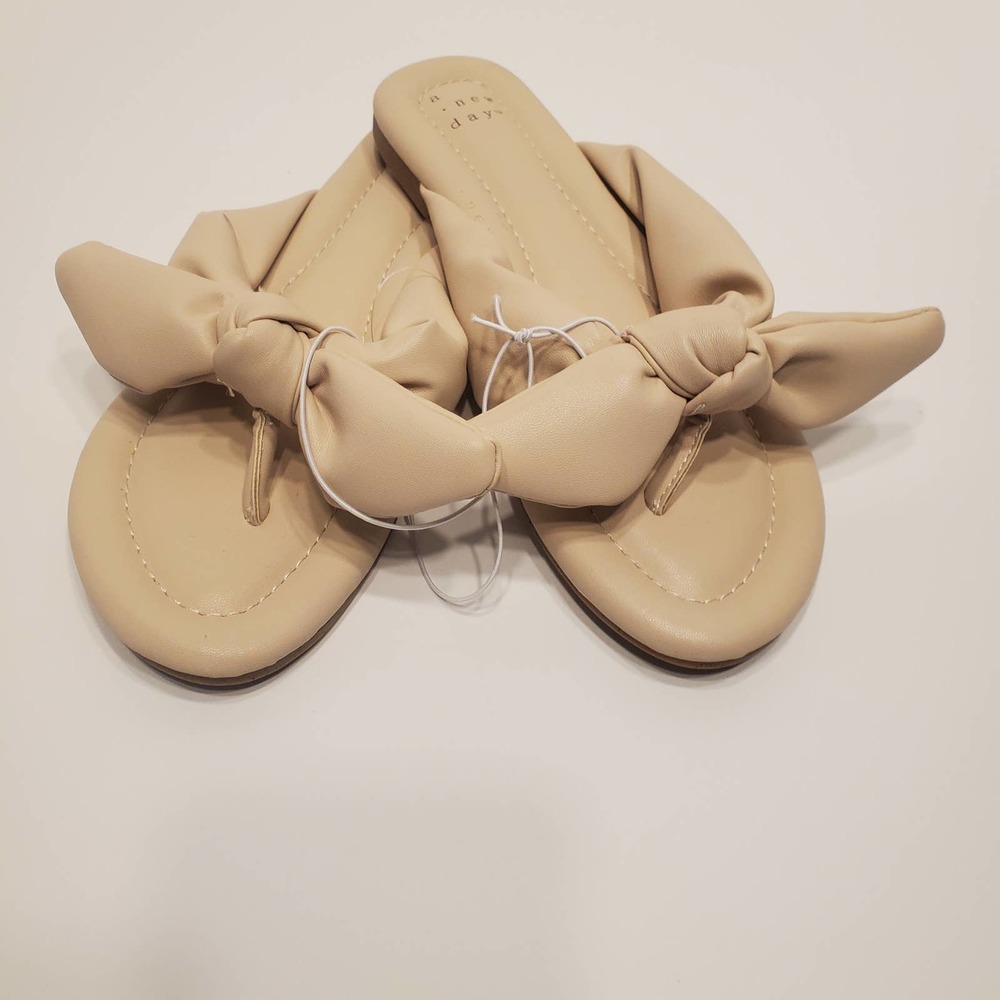 Adley Bow Flip Flop Sandals Cream - A New Day, Size 6